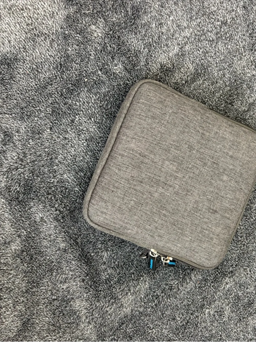 ROOFULL DVD/CD player that connects to laptop/computer to play DVD/CD